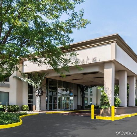 Plaza Inn & Suites ヘイガーズタウン エクステリア 写真