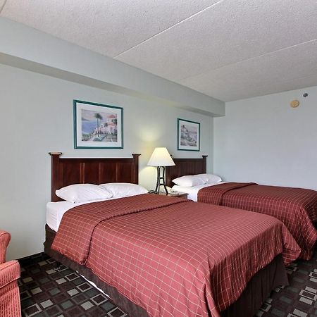 Plaza Inn & Suites ヘイガーズタウン エクステリア 写真