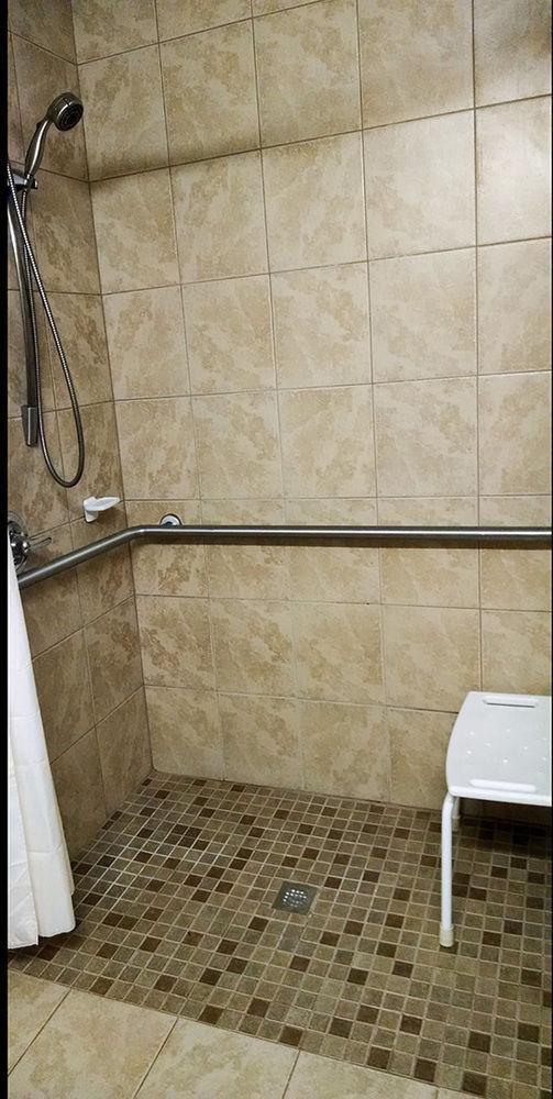 Plaza Inn & Suites ヘイガーズタウン エクステリア 写真