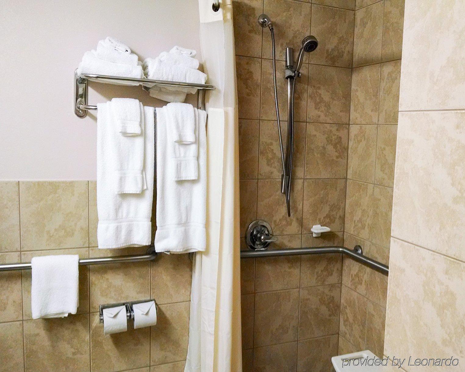 Plaza Inn & Suites ヘイガーズタウン エクステリア 写真