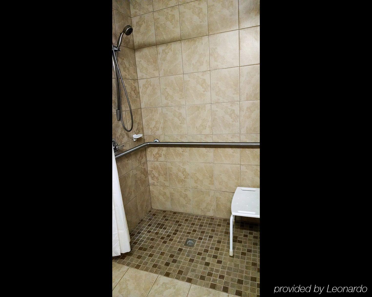 Plaza Inn & Suites ヘイガーズタウン エクステリア 写真