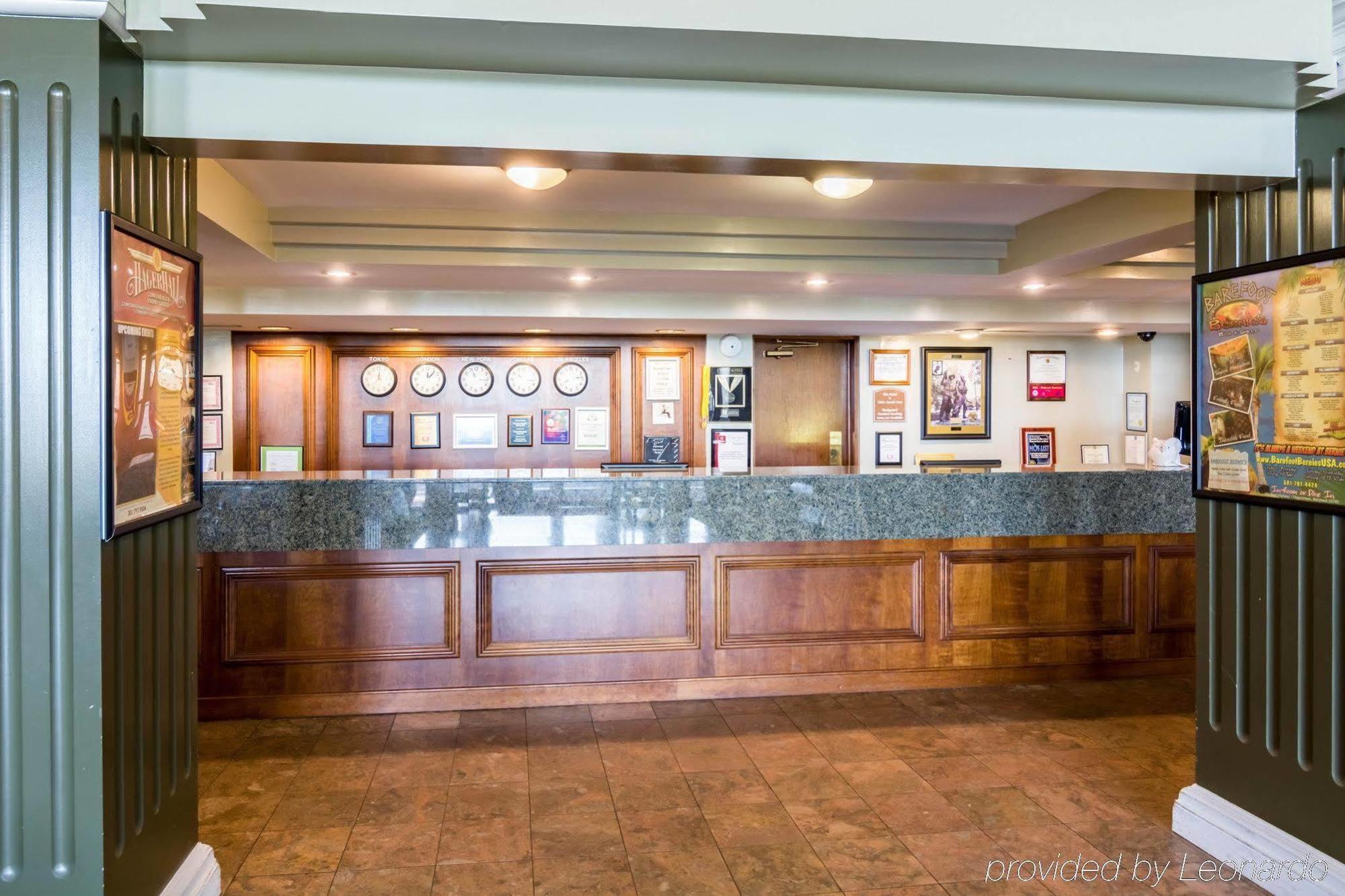 Plaza Inn & Suites ヘイガーズタウン エクステリア 写真