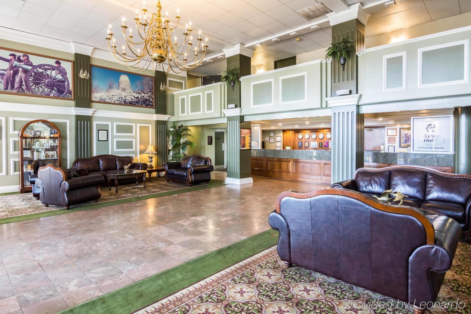 Plaza Inn & Suites ヘイガーズタウン エクステリア 写真