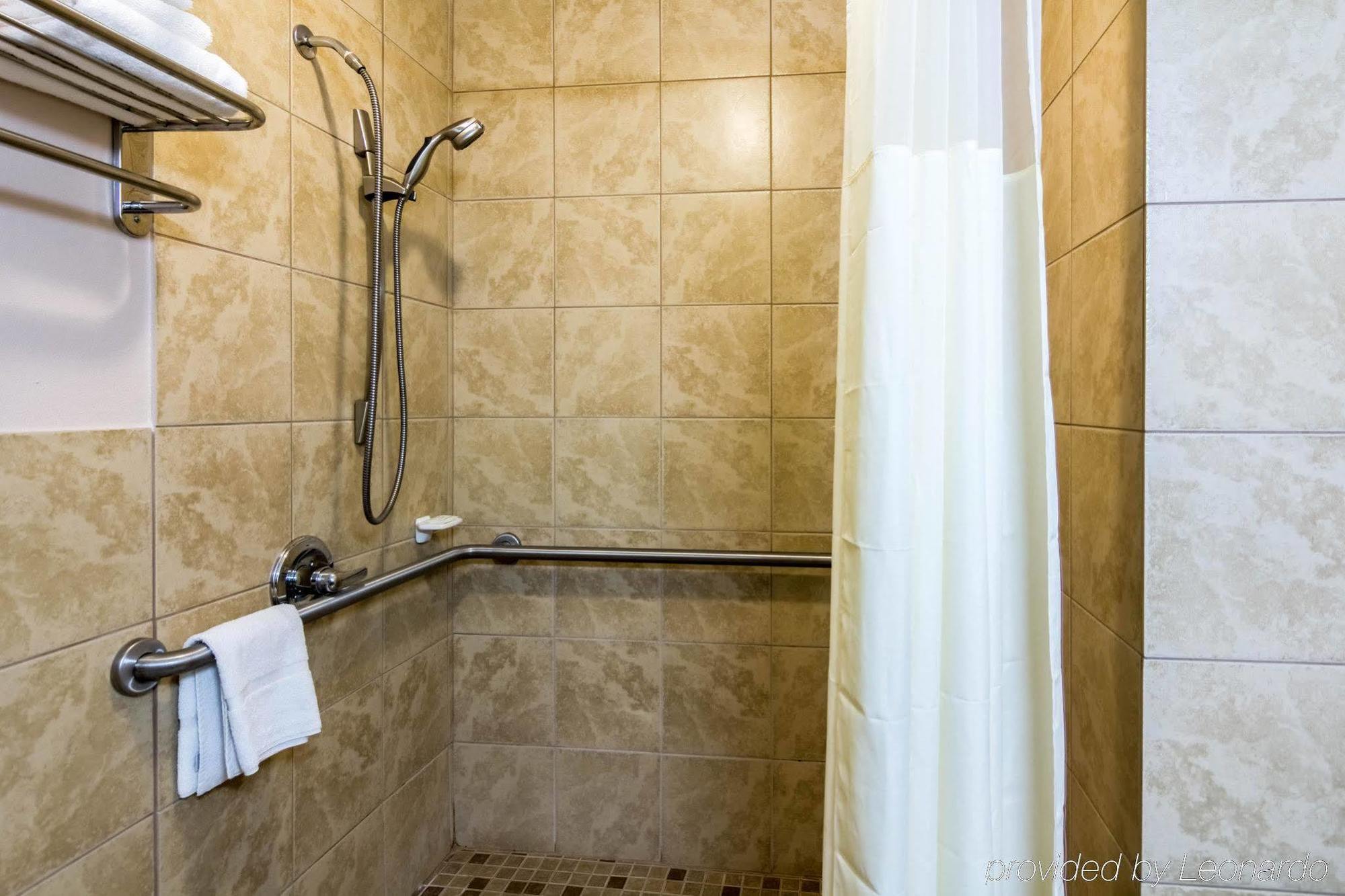 Plaza Inn & Suites ヘイガーズタウン エクステリア 写真